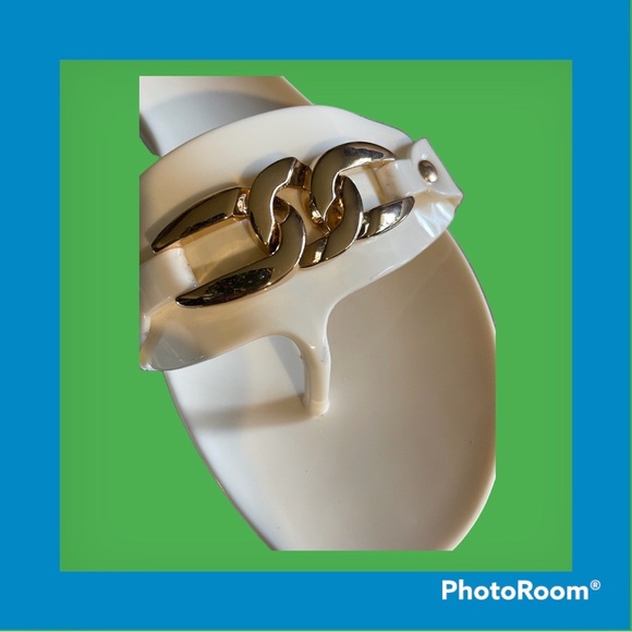 VINCE CAMUTO Sandal - Picture 6 of 10